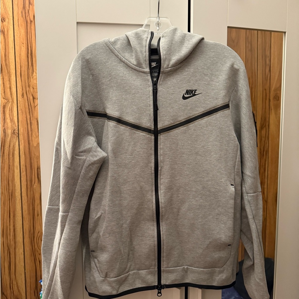 Nike Tech Men's Light Gray Zip-Up